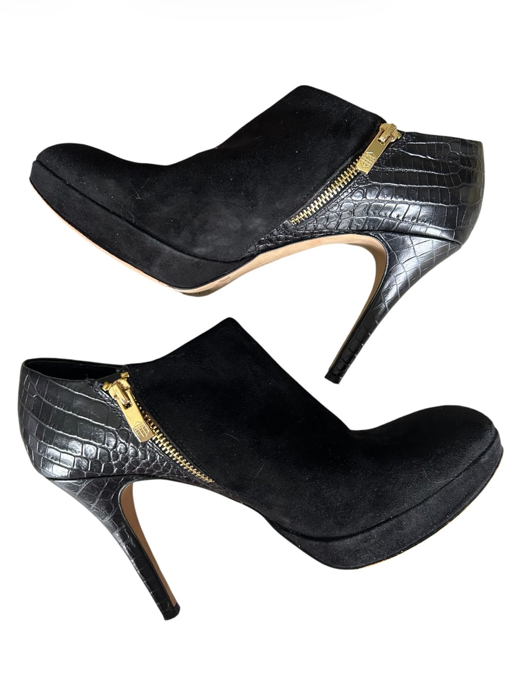 Vince Camuto Elvin Stiletto Booties Black Suede Textured Snake Excellent 9.5 - Picture 3 of 9